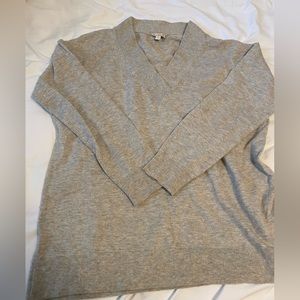 GAP super soft v neck sweater